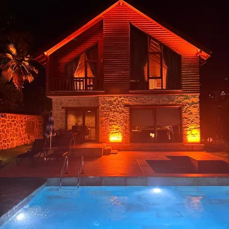 Real Tas2 Villa *